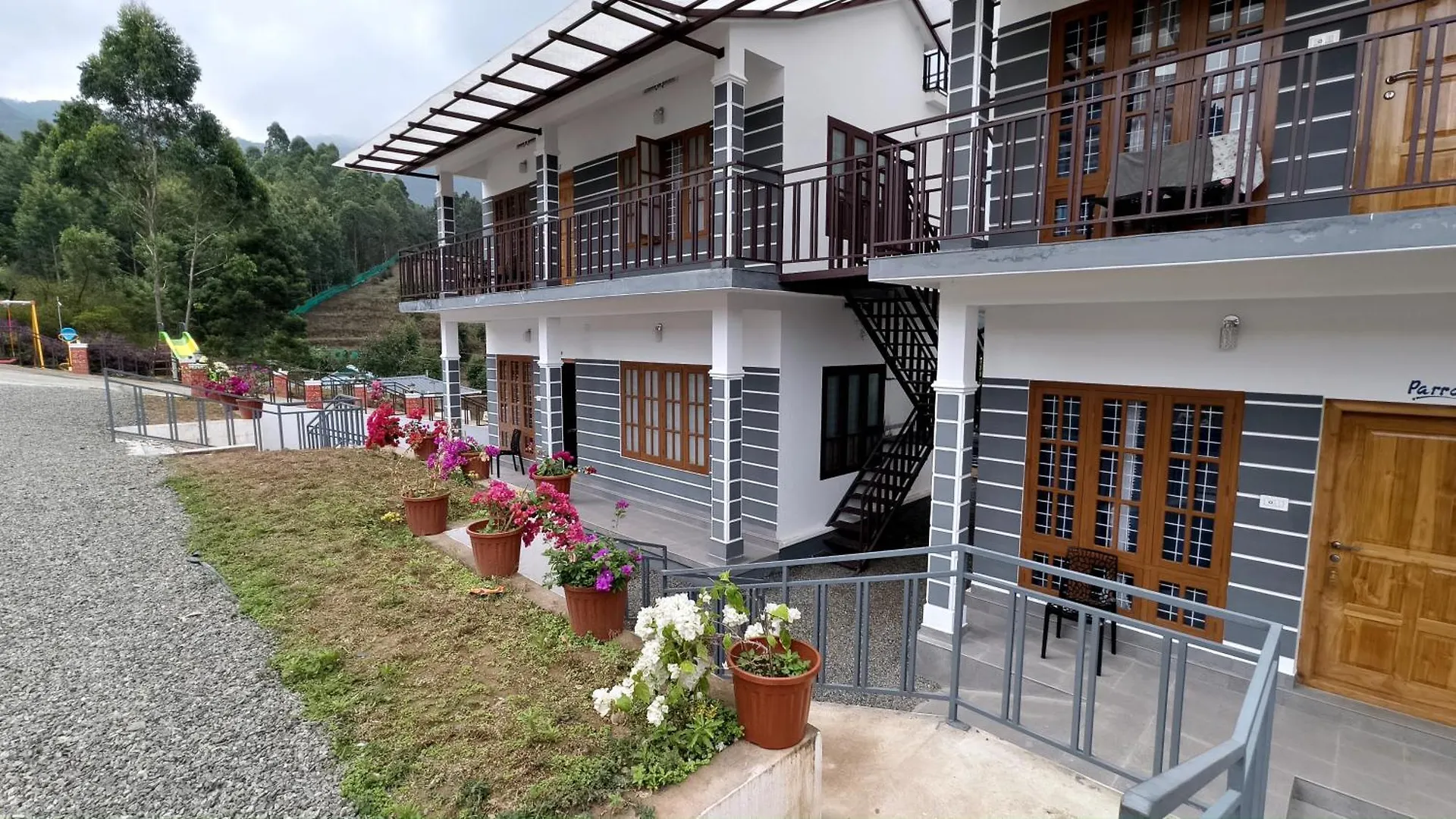 Moon Wings Mountain Resort, Kanthalloor