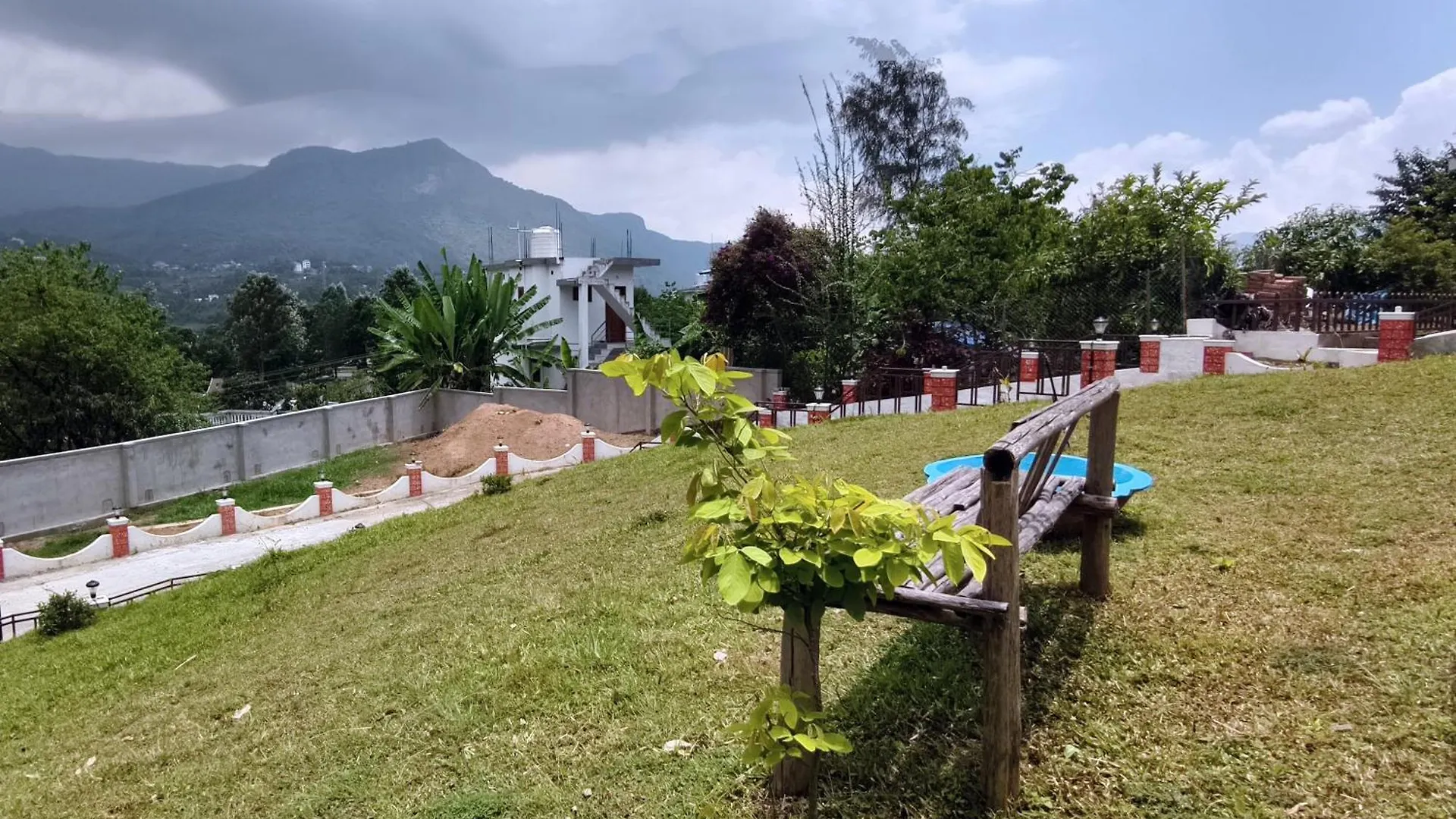 Hotel Moon Wings Mountain Resort, Kanthalloor